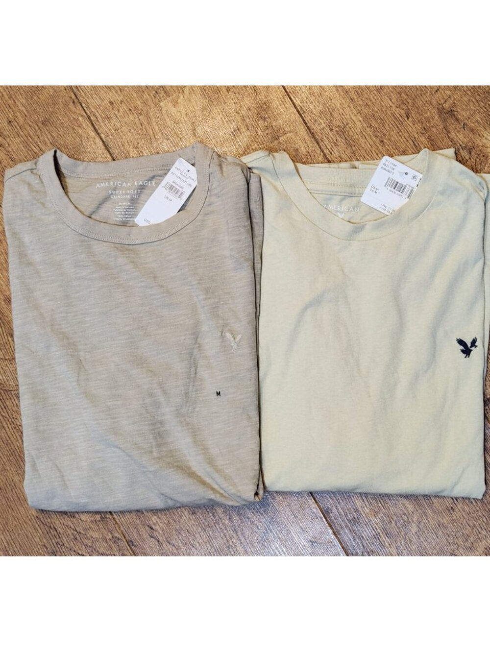 AMERICAN EAGLE Two (2) Super Soft Standard Fit Men's T-Shirts Neutral Colors - M